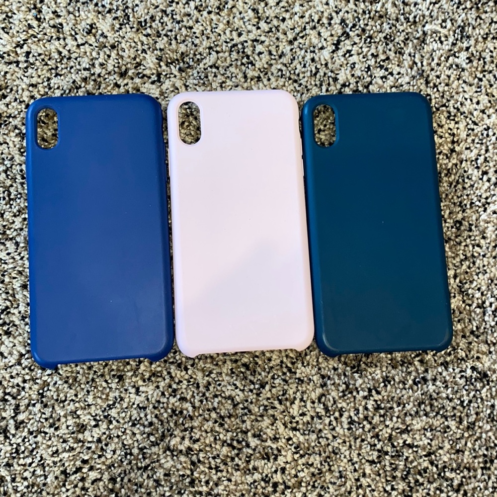 3 hey day phone cases! Xs max! in great condition
